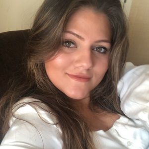 Meet your Posher, Ana